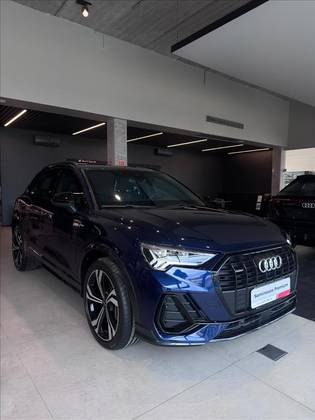 AUDI Q3 2.0 40 TFSI GASOLINA PERFORMANCE BLACK QUATTRO TIPTRONIC AUDI Q3 2.0 40 TFSI GASOLINA PERFORMANCE BLACK QUATTRO TIPTRONIC